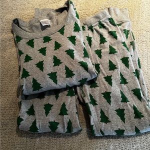 EUC Hanna Andersson woman's tannebaum tree pajamas.
